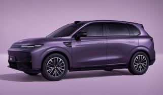 Leapmotor B10 - studio front